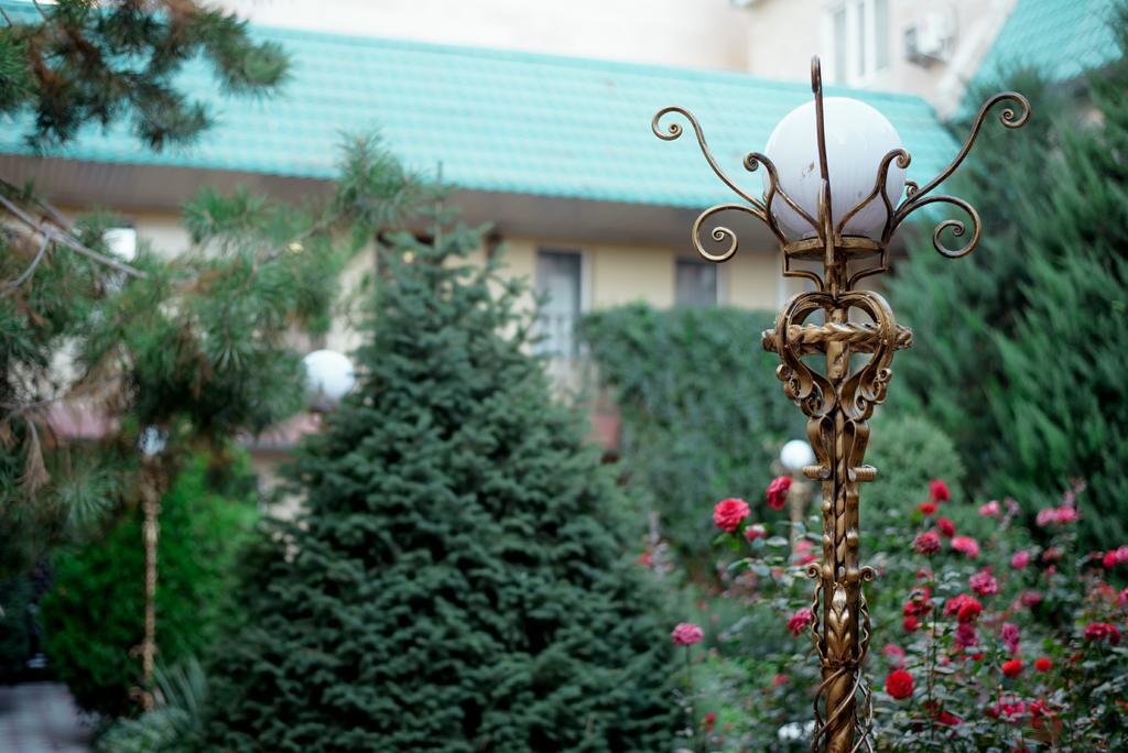 Grand Hotel Bischkek Exterior foto
